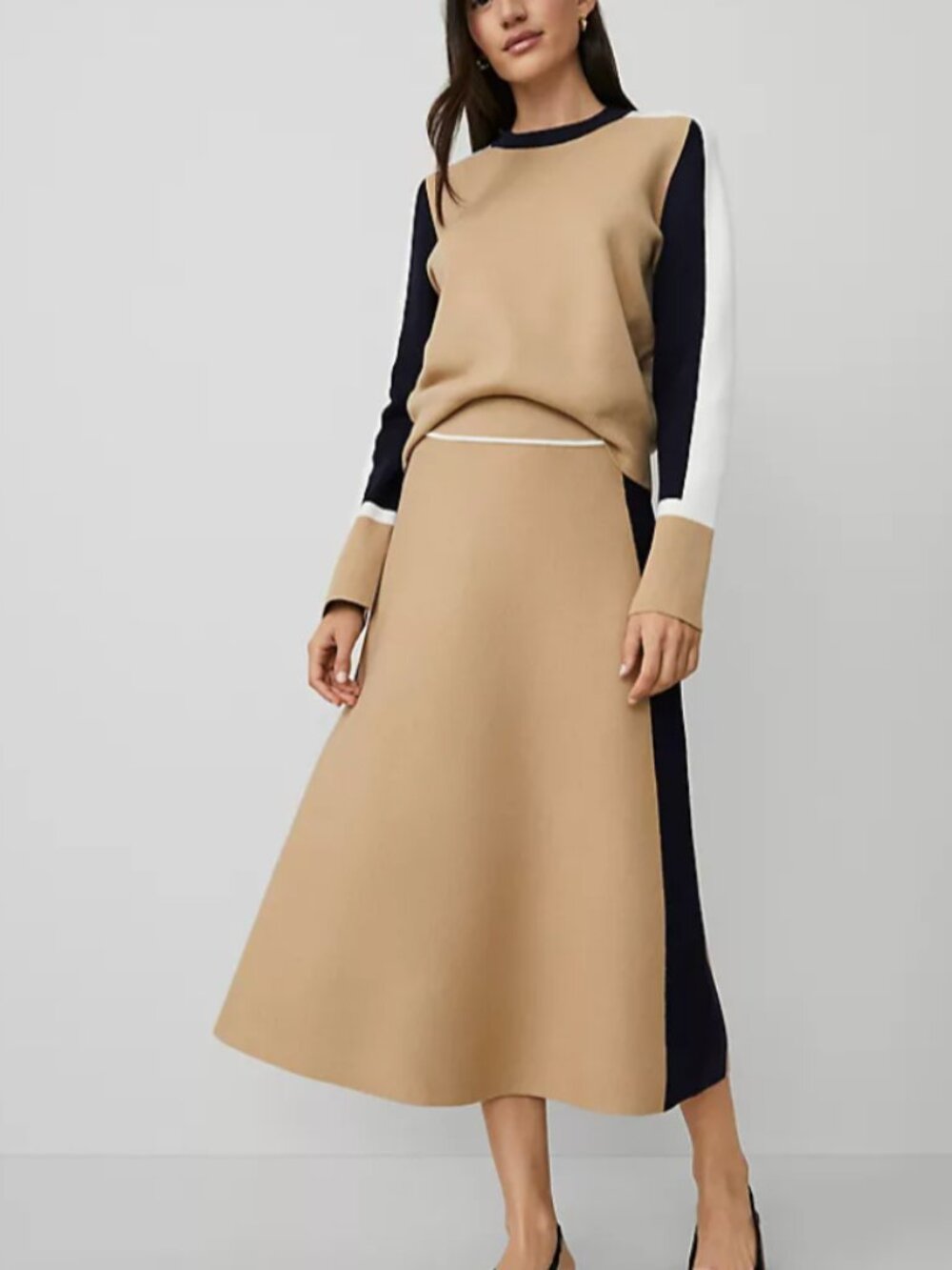 Ann Taylor Women's Tan and Navy Sweater